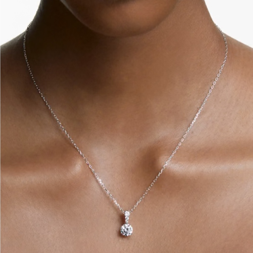 Stilla Pendant Necklace – Round Cut White Crystal, Rhodium Plated by Swarovski
